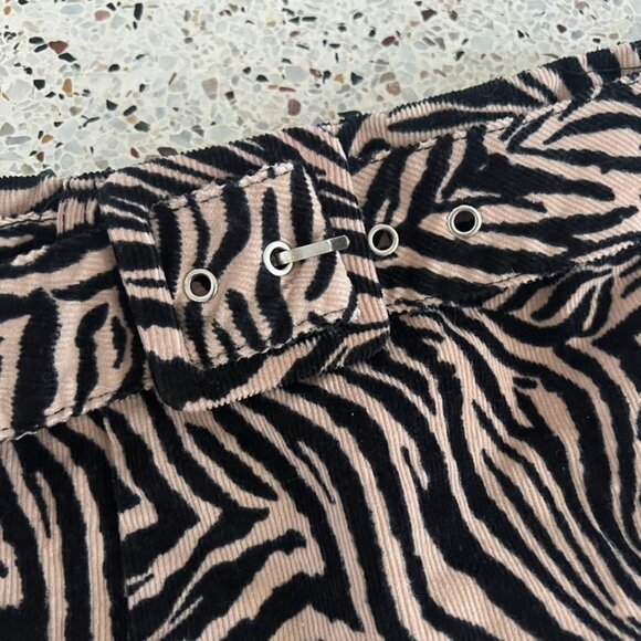 Wild Fable zebra print corduroy belt skirt size 10 - Picture 3 of 4
